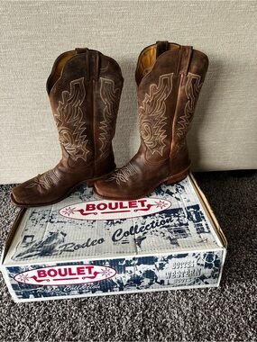 Boulet Brown Women's Embroidered Leather Heeled Boots